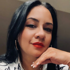 Meet your Posher, Abril